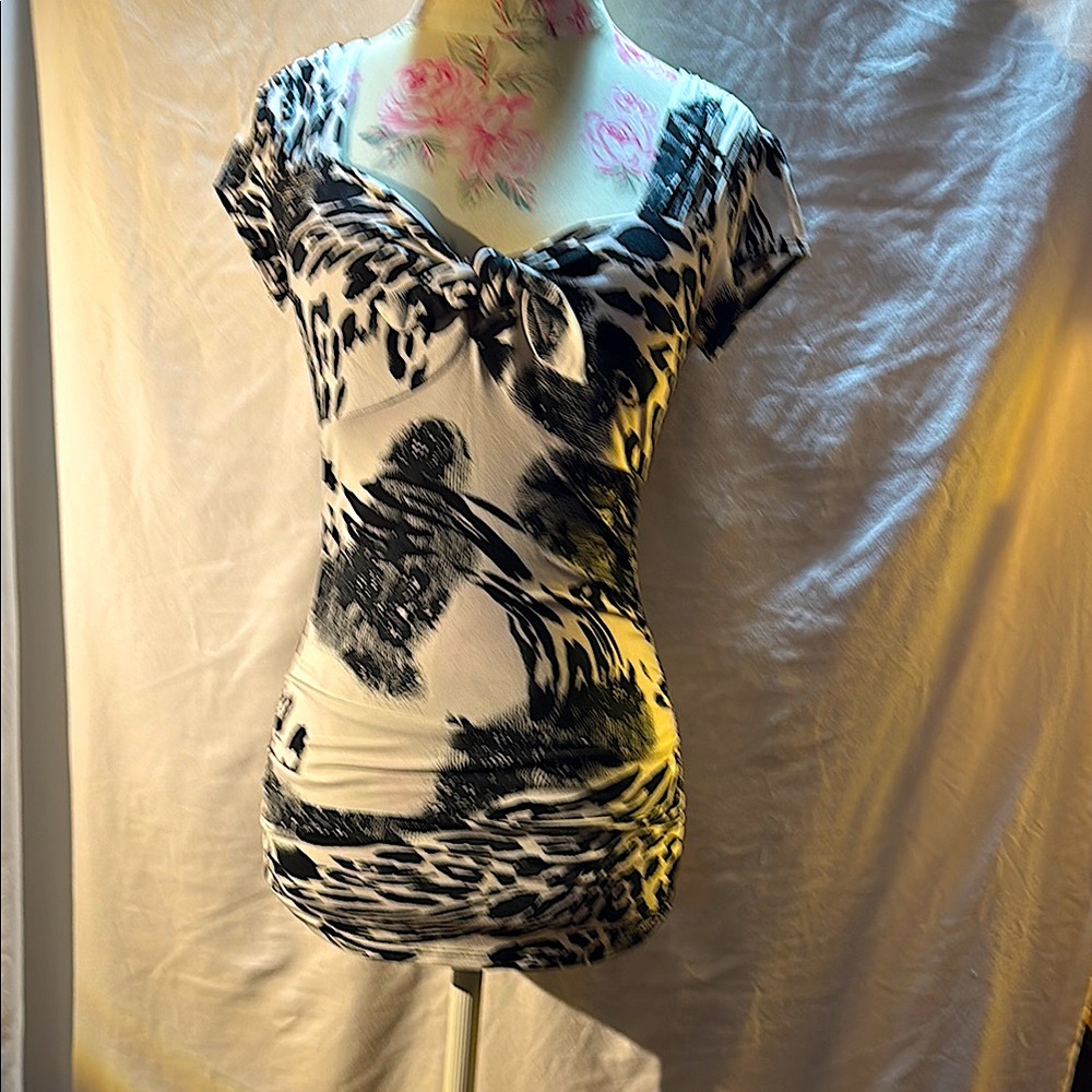 Cache Black and White Ruched Fitted Stretch Blouse